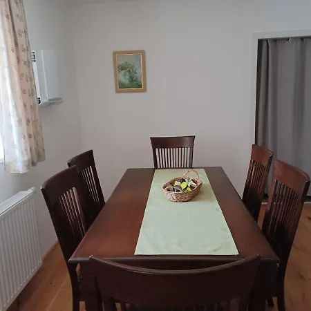 Zentral Apartment *